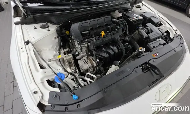 Hyundai Avante 2023 1.6 автомат (гидро), миниатюра 6