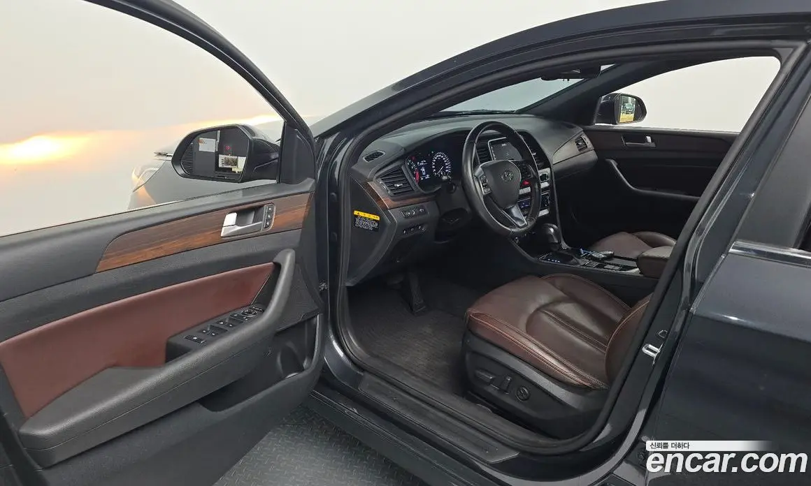 Hyundai Sonata 2017 2.0 автомат (гидро), фото 12 Hyundai Sonata 2017 2.0 автомат (гидро), фото 12