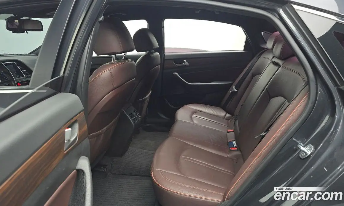Hyundai Sonata 2017 2.0 автомат (гидро), фото 16 Hyundai Sonata 2017 2.0 автомат (гидро), фото 16