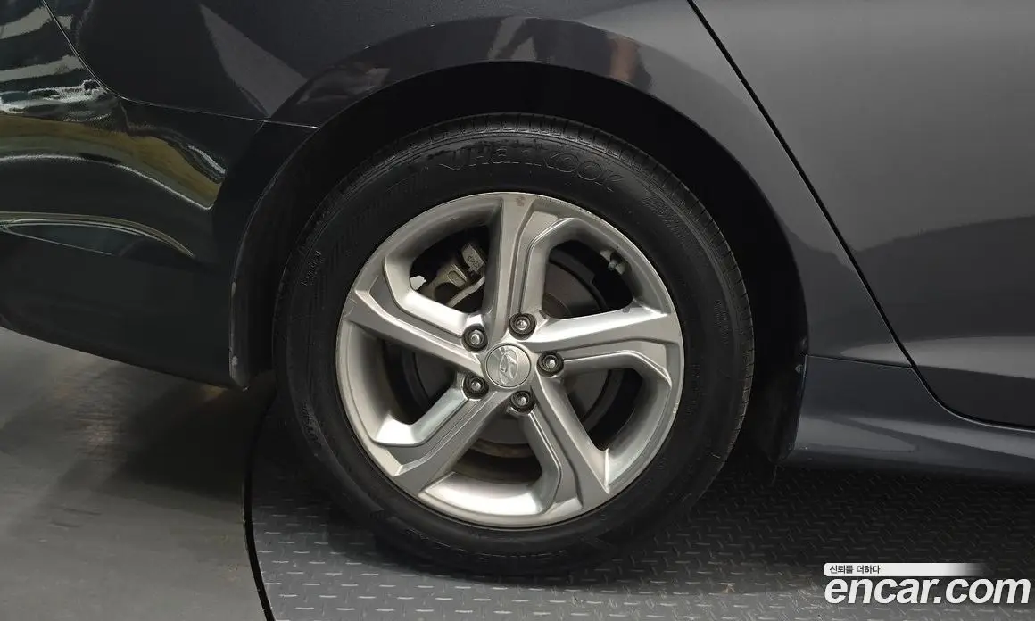 Hyundai Sonata 2017 2.0 автомат (гидро), фото 28 Hyundai Sonata 2017 2.0 автомат (гидро), фото 28