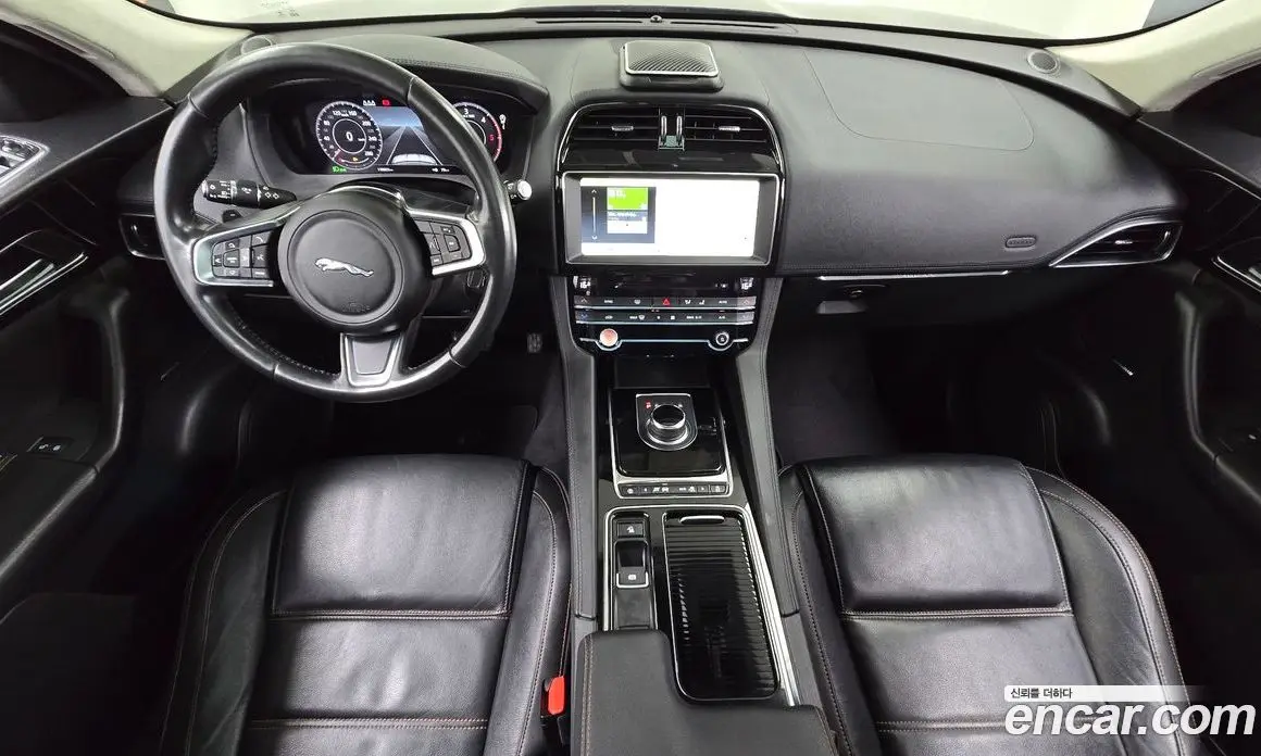 Jaguar F-Pace 2020 2.0 автомат (гидро), фото 7 Jaguar F-Pace 2020 2.0 автомат (гидро), фото 7