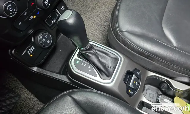 Jeep Renegade 2018 2.0 автомат (гидро), миниатюра 12