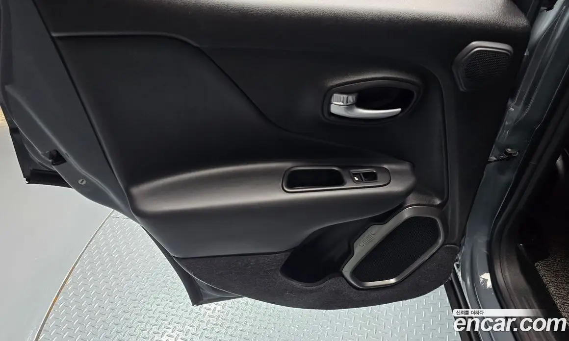 Jeep Renegade 2018 2.0 автомат (гидро), фото 15 Jeep Renegade 2018 2.0 автомат (гидро), фото 15