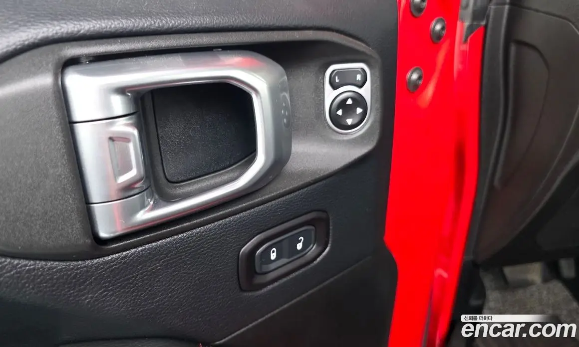 Jeep Wrangler 2018 2.0 автомат (гидро), фото 27 Jeep Wrangler 2018 2.0 автомат (гидро), фото 27