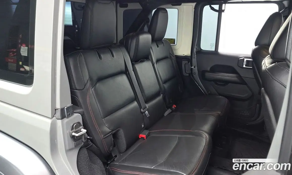 Jeep Wrangler 2019 2.0 автомат (гидро), фото 17 Jeep Wrangler 2019 2.0 автомат (гидро), фото 17