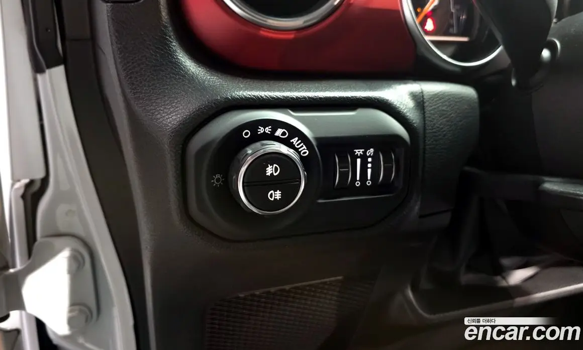 Jeep Wrangler 2023 2.0 автомат (гидро), фото 18