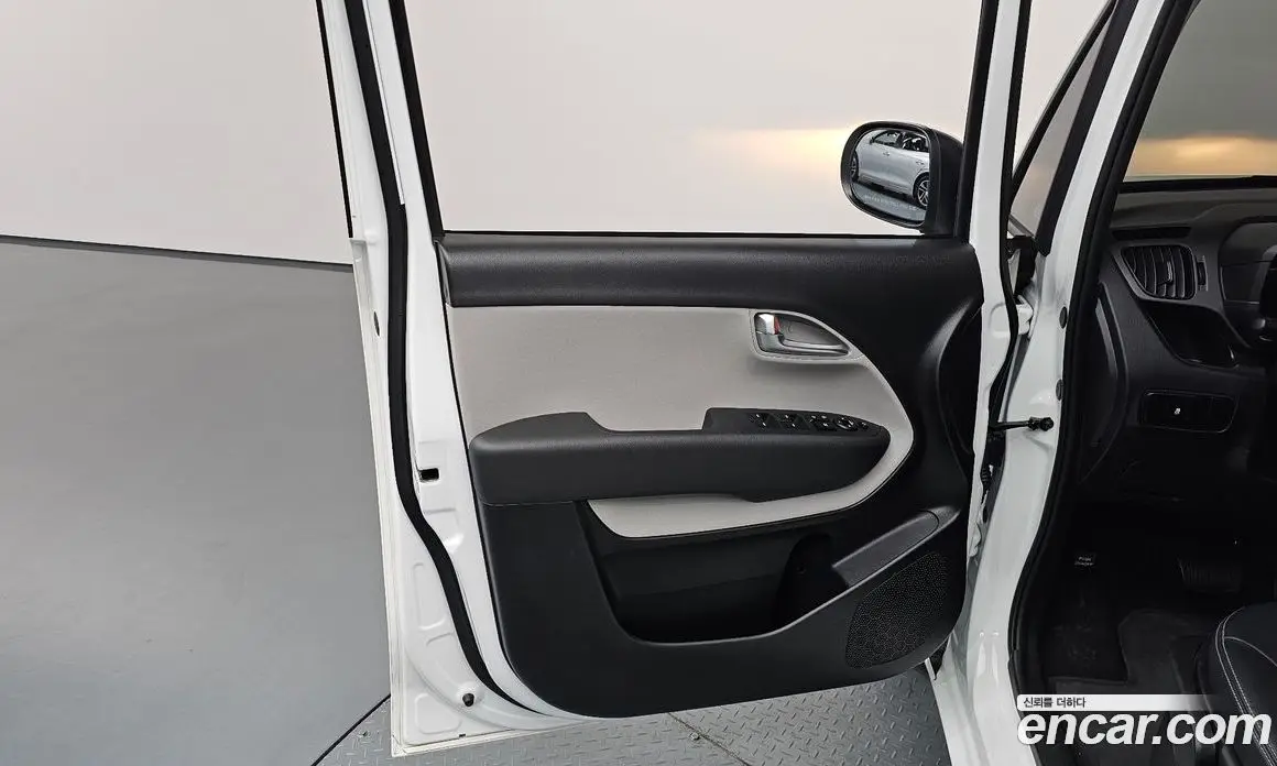 Kia Ray 2023 1.0 автомат (гидро), фото 14