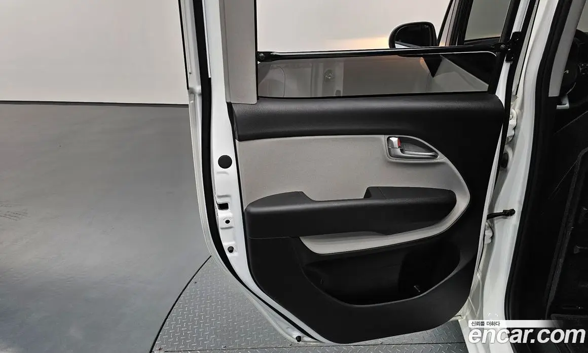 Kia Ray 2023 1.0 автомат (гидро), фото 15