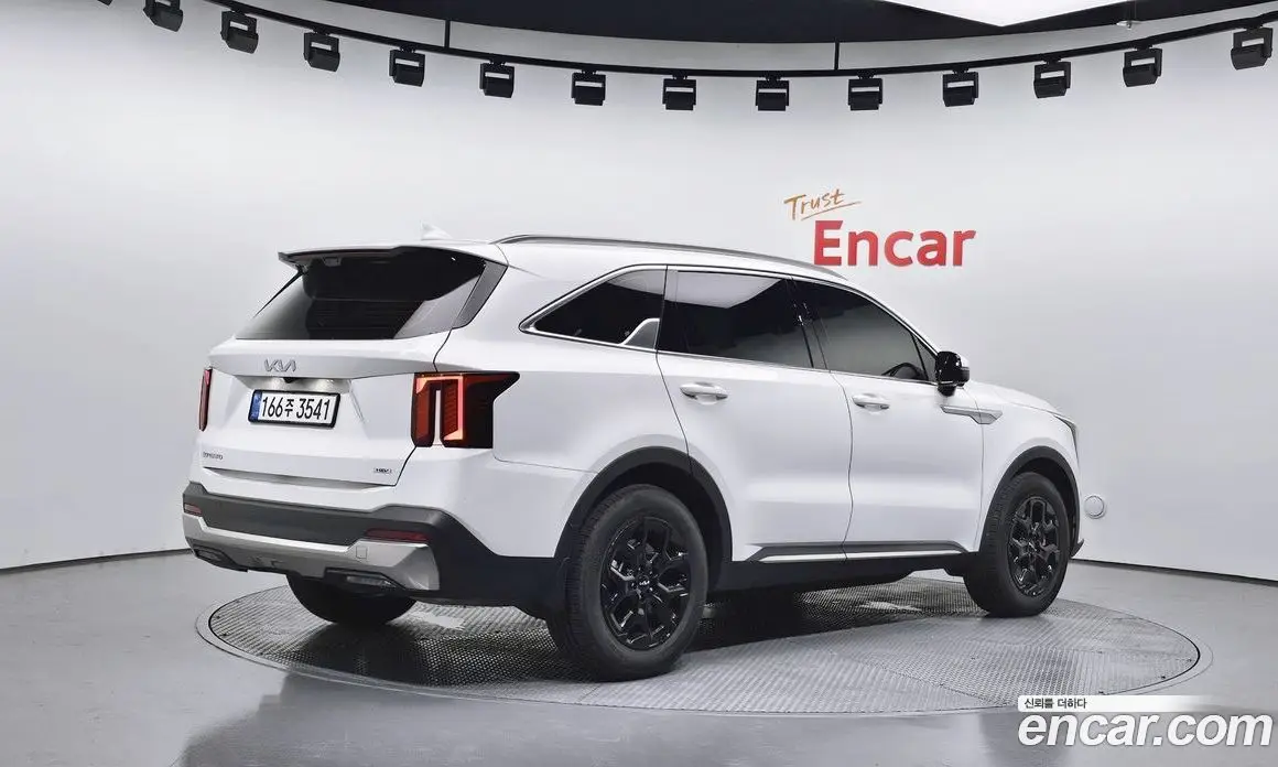 Kia Sorento 2025 1.6 автомат (гидро), фото 2 Kia Sorento 2025 1.6 автомат (гидро), фото 2