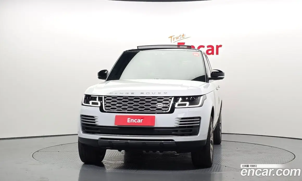 Land Rover Range Rover 2022 3.0 автомат (гидро), фото 3