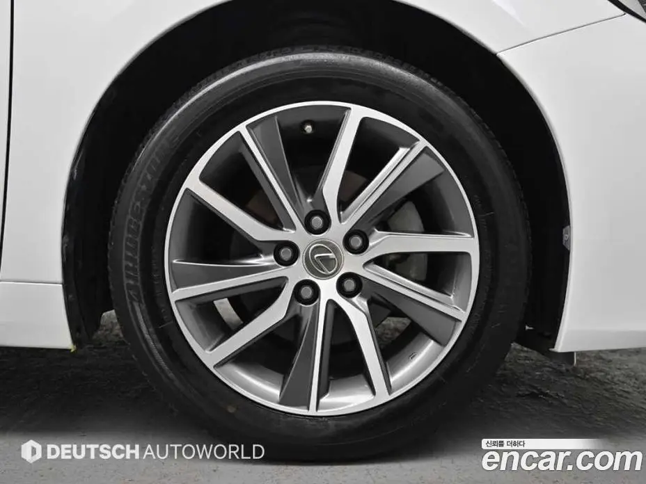 Lexus ES 2018 2.5 автомат (гидро), фото 5 Lexus ES 2018 2.5 автомат (гидро), фото 5