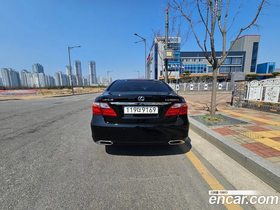 Lexus LS 2011 5.0 автомат (гидро), фото 11 Lexus LS 2011 5.0 автомат (гидро), фото 11