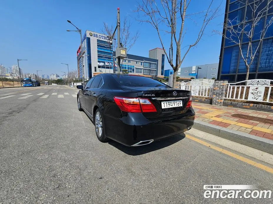 Lexus LS 2011 5.0 автомат (гидро), фото 12 Lexus LS 2011 5.0 автомат (гидро), фото 12