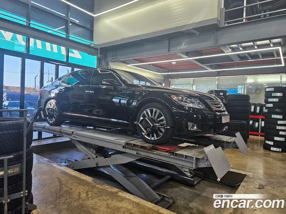 Lexus LS 2011 5.0 автомат (гидро), фото 15 Lexus LS 2011 5.0 автомат (гидро), фото 15