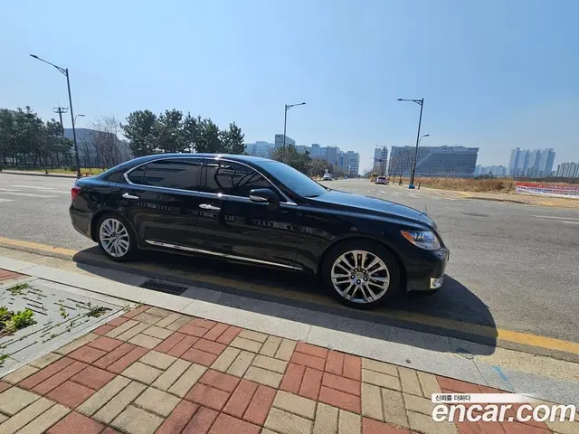 Lexus LS 2011 5.0 автомат (гидро), миниатюра 10 Lexus LS 2011 5.0 автомат (гидро), миниатюра 10