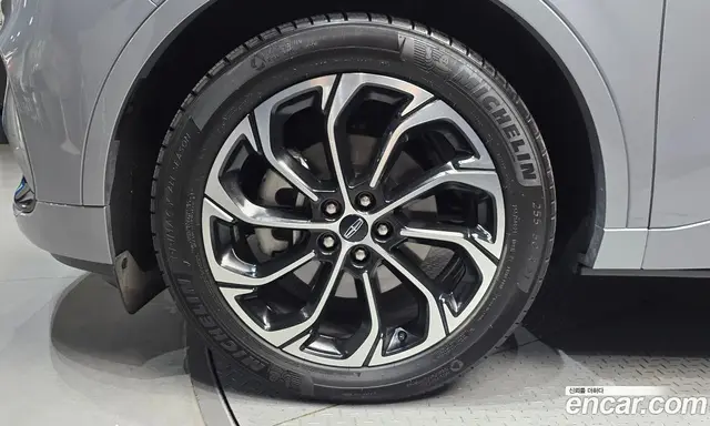 Lincoln Nautilus 2025 2.0 автомат (гидро), миниатюра 5 Lincoln Nautilus 2025 2.0 автомат (гидро), миниатюра 5