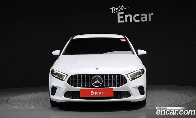 Mercedes-Benz A-Class 2020 2.0 автомат (гидро), миниатюра 3