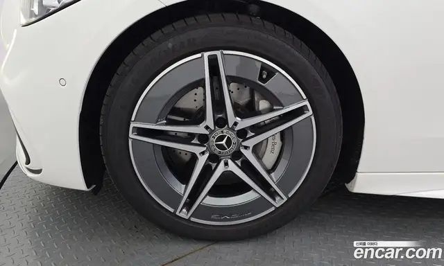 Mercedes-Benz C-Class 2025 2.0 автомат (гидро), миниатюра 5