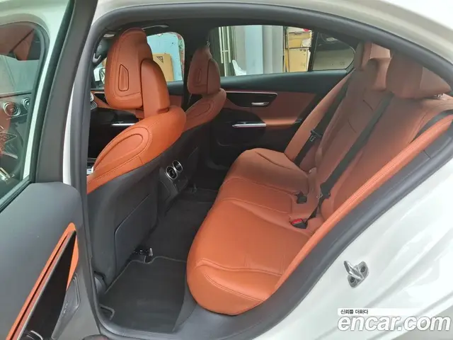 Mercedes-Benz C-Class 2025 2.0 автомат (гидро), миниатюра 12