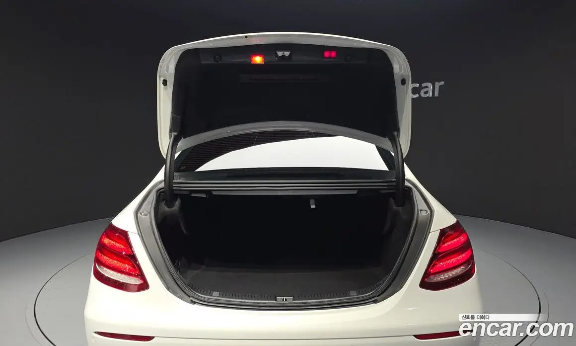 Mercedes-Benz E-Class 2018 2.0 автомат (гидро), фото 25