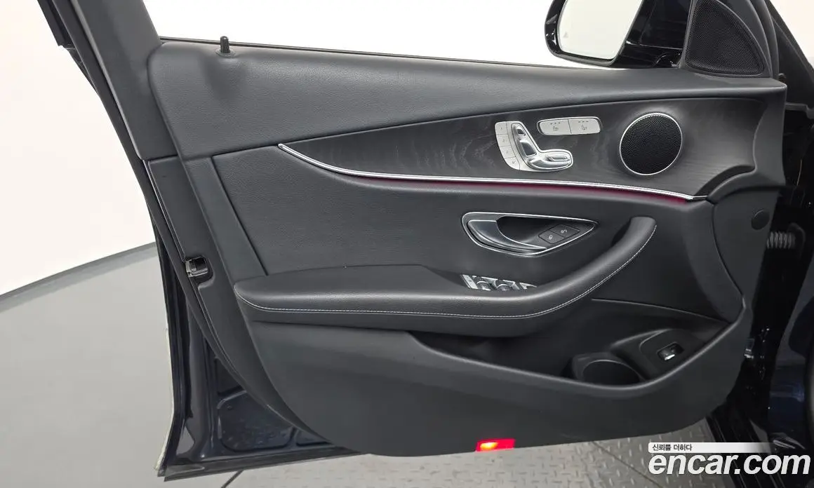 Mercedes-Benz E-Class 2022 2.0 автомат (гидро), фото 14 Mercedes-Benz E-Class 2022 2.0 автомат (гидро), фото 14