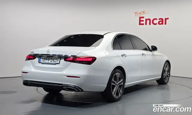 Mercedes-Benz E-Class 2023 2.0 автомат (гидро), миниатюра 2 Mercedes-Benz E-Class 2023 2.0 автомат (гидро), миниатюра 2
