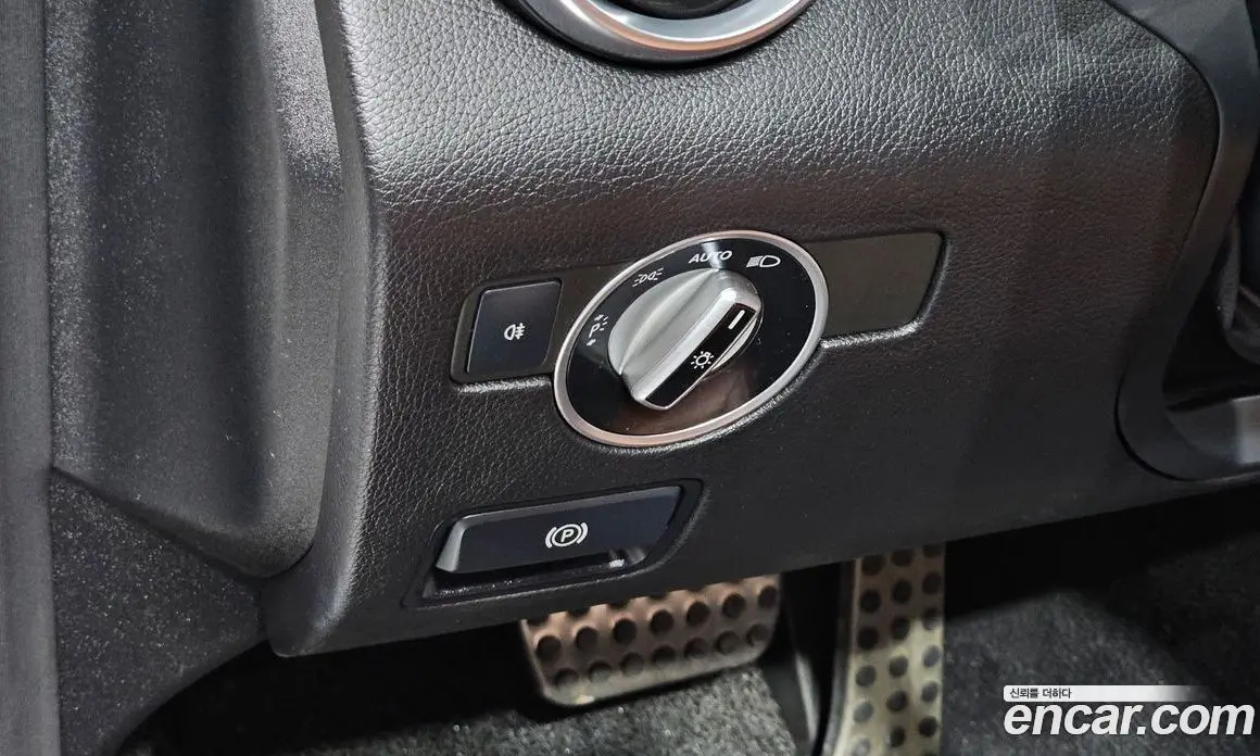 Mercedes-Benz SLC-Class 2019 2.0 автомат (гидро), фото 18 Mercedes-Benz SLC-Class 2019 2.0 автомат (гидро), фото 18