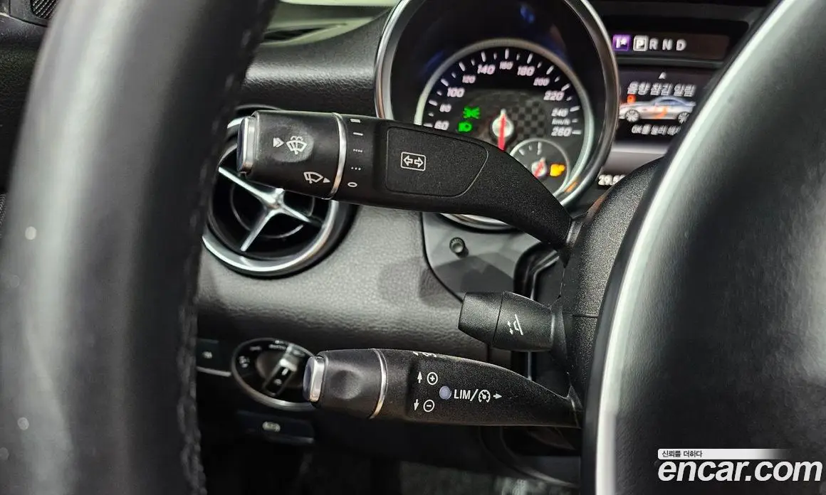 Mercedes-Benz SLC-Class 2019 2.0 автомат (гидро), фото 24 Mercedes-Benz SLC-Class 2019 2.0 автомат (гидро), фото 24