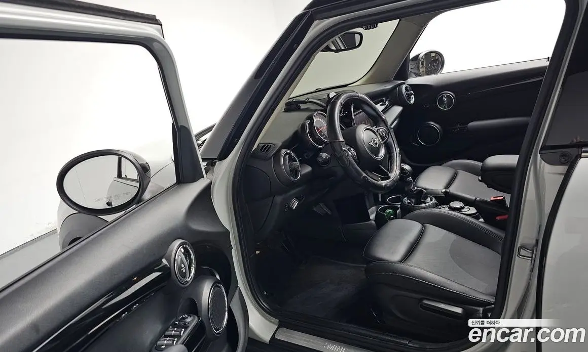 Mini Cooper 2016 1.5 автомат (гидро), фото 12 Mini Cooper 2016 1.5 автомат (гидро), фото 12