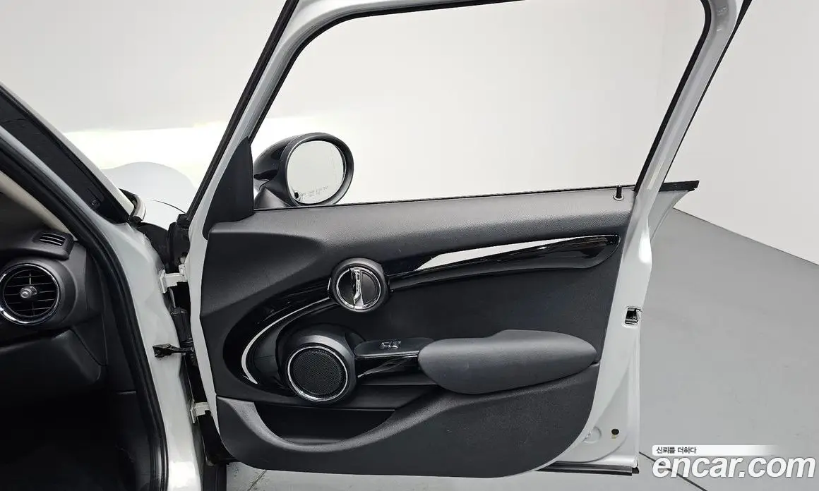 Mini Cooper 2016 1.5 автомат (гидро), фото 13 Mini Cooper 2016 1.5 автомат (гидро), фото 13