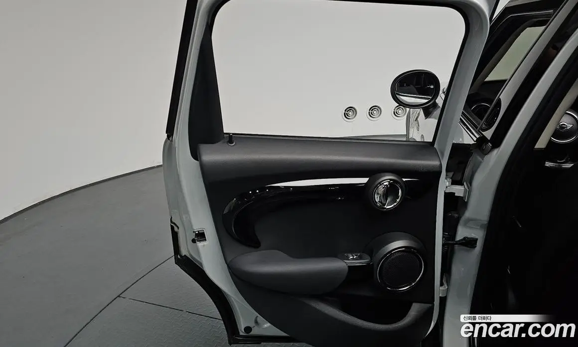Mini Cooper 2016 1.5 автомат (гидро), фото 14 Mini Cooper 2016 1.5 автомат (гидро), фото 14
