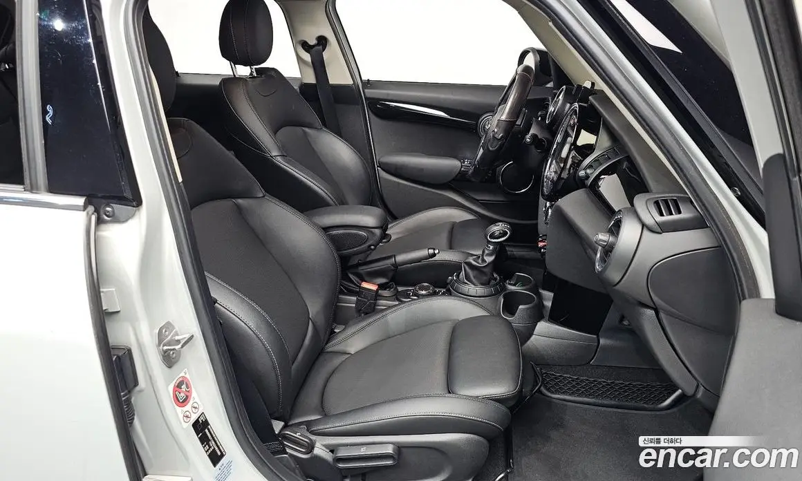 Mini Cooper 2016 1.5 автомат (гидро), фото 15 Mini Cooper 2016 1.5 автомат (гидро), фото 15