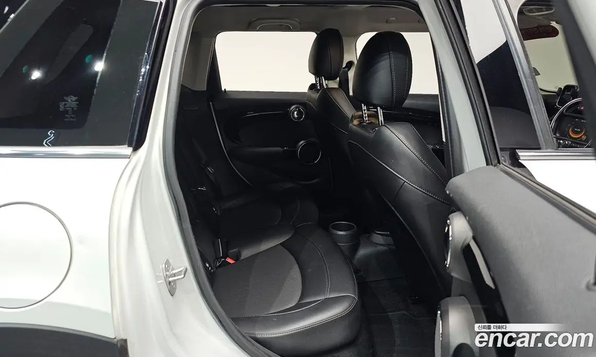 Mini Cooper 2016 1.5 автомат (гидро), фото 16 Mini Cooper 2016 1.5 автомат (гидро), фото 16