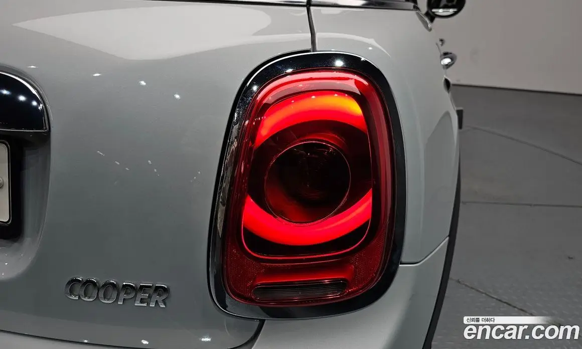 Mini Cooper 2016 1.5 автомат (гидро), фото 8 Mini Cooper 2016 1.5 автомат (гидро), фото 8