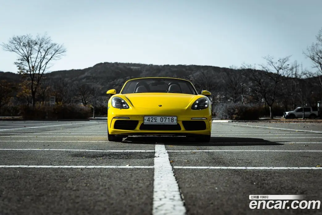 Porsche 718 2016 2.0 автомат (гидро), фото 1 Porsche 718 2016 2.0 автомат (гидро), фото 1