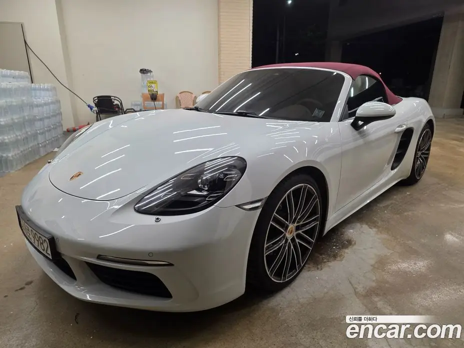 Porsche 718 2017 2.0 автомат (гидро), фото 15 Porsche 718 2017 2.0 автомат (гидро), фото 15