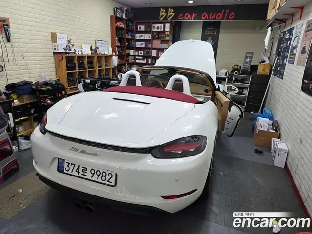 Porsche 718 2017 2.0 автомат (гидро), миниатюра 8 Porsche 718 2017 2.0 автомат (гидро), миниатюра 8