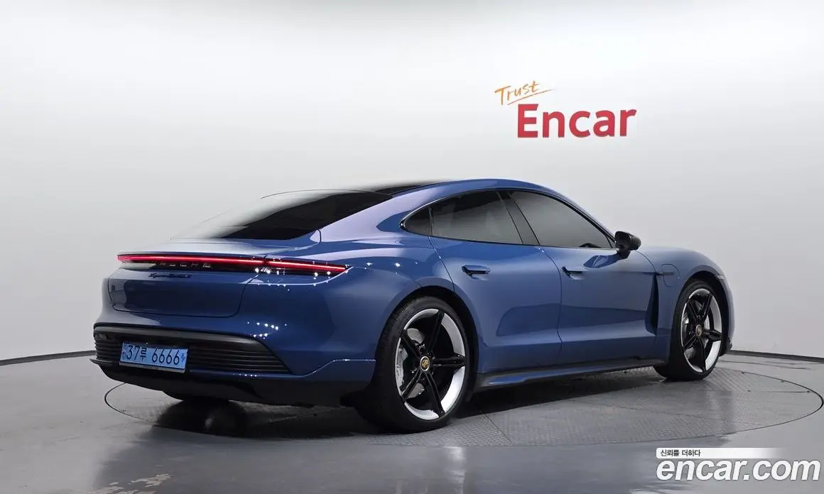 Porsche Taycan 2021 0.1 автомат (гидро), фото 2 Porsche Taycan 2021 0.1 автомат (гидро), фото 2