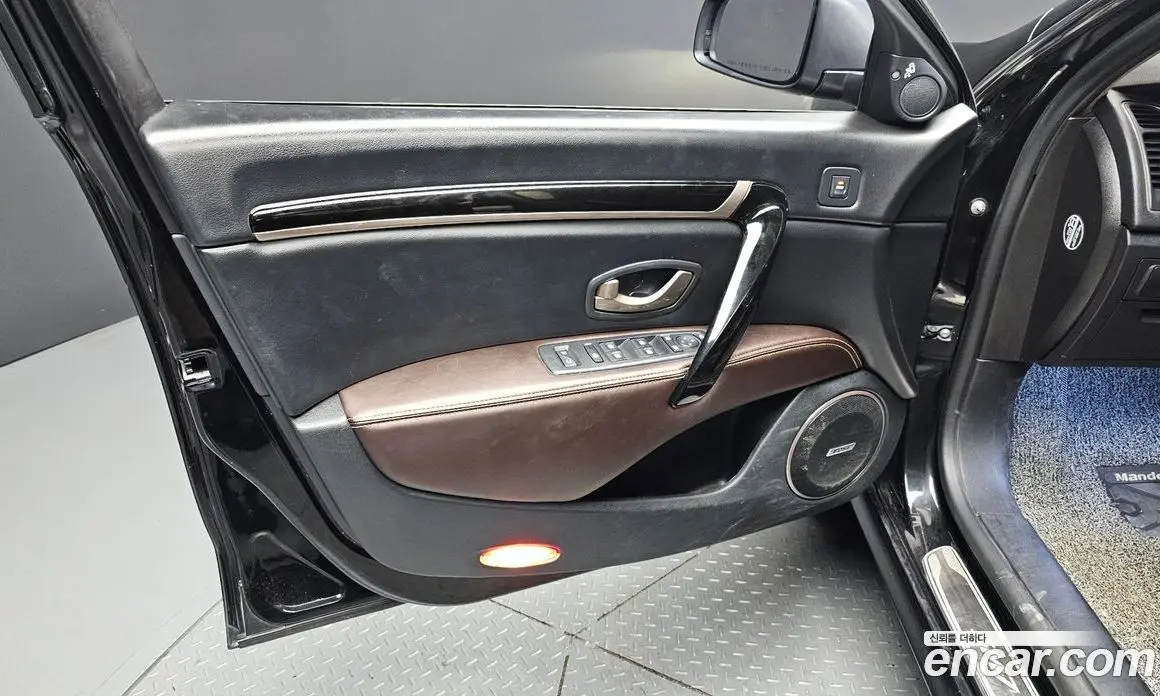 Renault (Samsung) SM7 2016 3.5 автомат (гидро), фото 14 Renault (Samsung) SM7 2016 3.5 автомат (гидро), фото 14