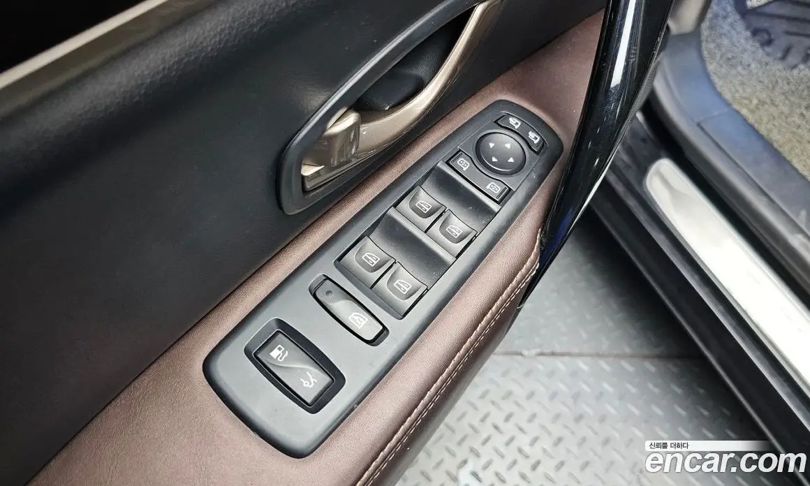 Renault (Samsung) SM7 2016 3.5 автомат (гидро), фото 25 Renault (Samsung) SM7 2016 3.5 автомат (гидро), фото 25