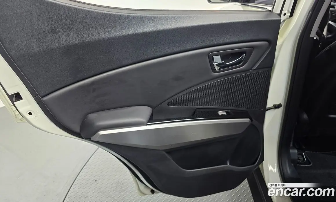 SsangYong TIBOLI 2015 1.6 автомат (гидро), фото 15