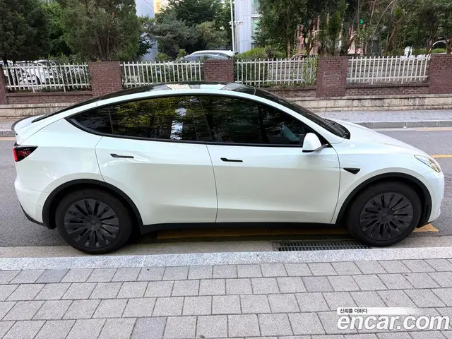 Tesla Model Y 2022 автомат (гидро), миниатюра 4 Tesla Model Y 2022 автомат (гидро), миниатюра 4
