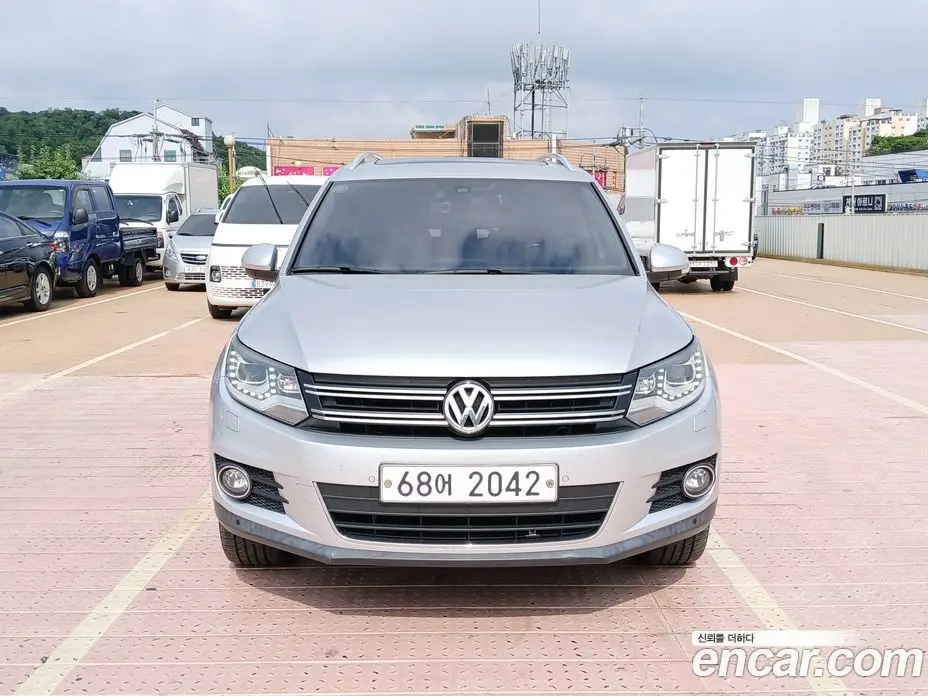 Volkswagen Tiguan 2013 2.0 автомат (гидро), фото 2 Volkswagen Tiguan 2013 2.0 автомат (гидро), фото 2