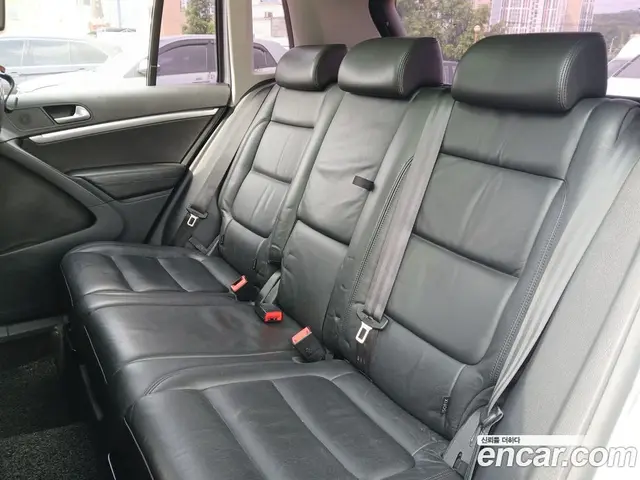 Volkswagen Tiguan 2013 2.0 автомат (гидро), миниатюра 12