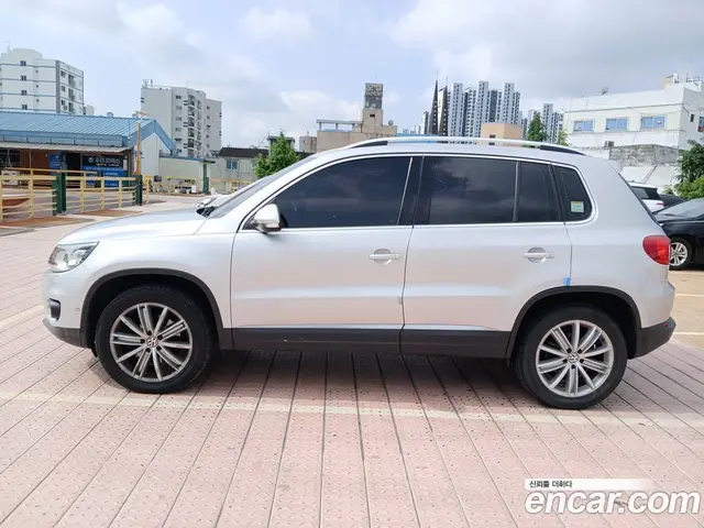 Volkswagen Tiguan 2013 2.0 автомат (гидро), миниатюра 3 Volkswagen Tiguan 2013 2.0 автомат (гидро), миниатюра 3