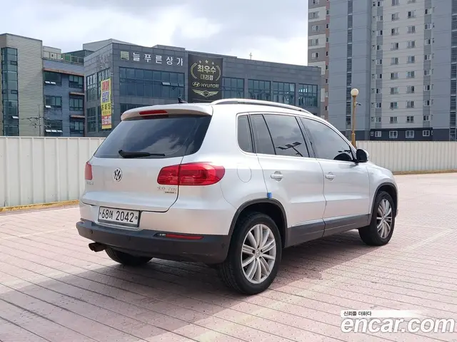 Volkswagen Tiguan 2013 2.0 автомат (гидро), миниатюра 4 Volkswagen Tiguan 2013 2.0 автомат (гидро), миниатюра 4