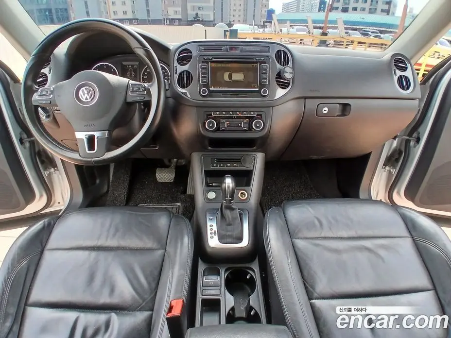 Volkswagen Tiguan 2013 2.0 автомат (гидро), фото 10 Volkswagen Tiguan 2013 2.0 автомат (гидро), фото 10