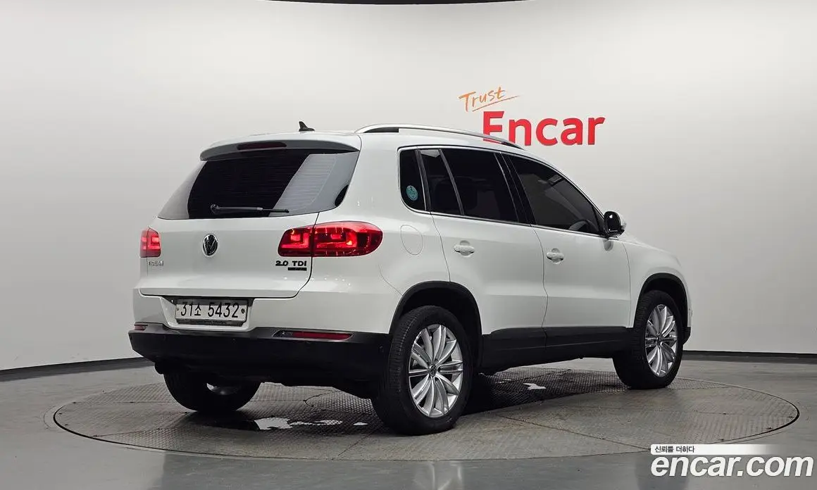 Volkswagen Tiguan 2014 2.0 автомат (гидро), фото 2 Volkswagen Tiguan 2014 2.0 автомат (гидро), фото 2