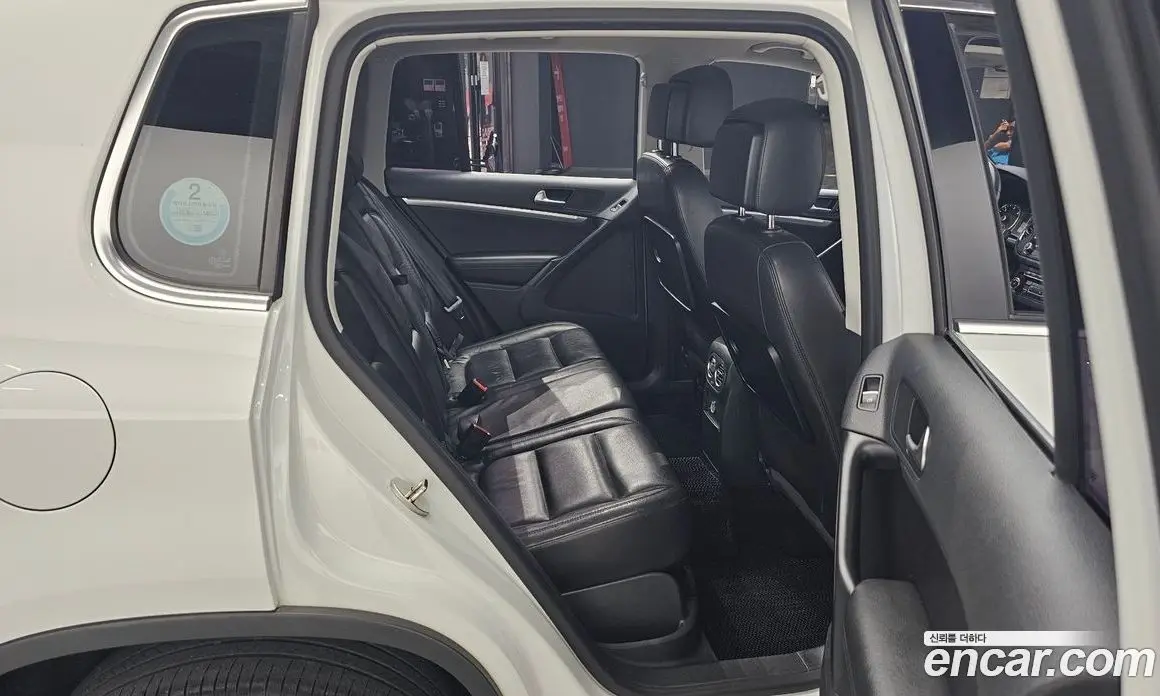 Volkswagen Tiguan 2014 2.0 автомат (гидро), фото 11 Volkswagen Tiguan 2014 2.0 автомат (гидро), фото 11