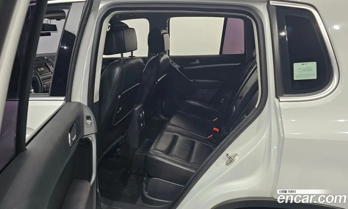 Volkswagen Tiguan 2014 2.0 автомат (гидро), фото 12 Volkswagen Tiguan 2014 2.0 автомат (гидро), фото 12